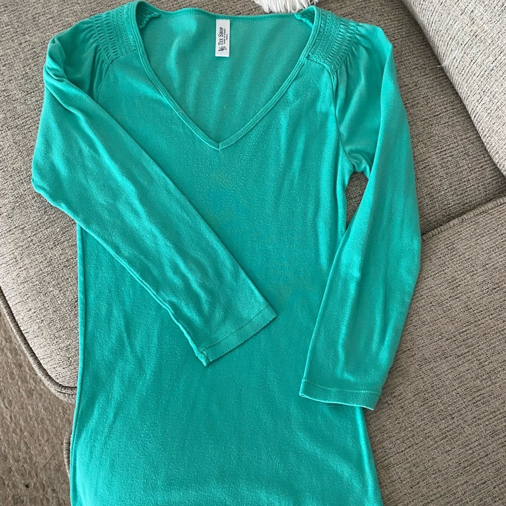 Pretty green top with 3/4 sleeves
